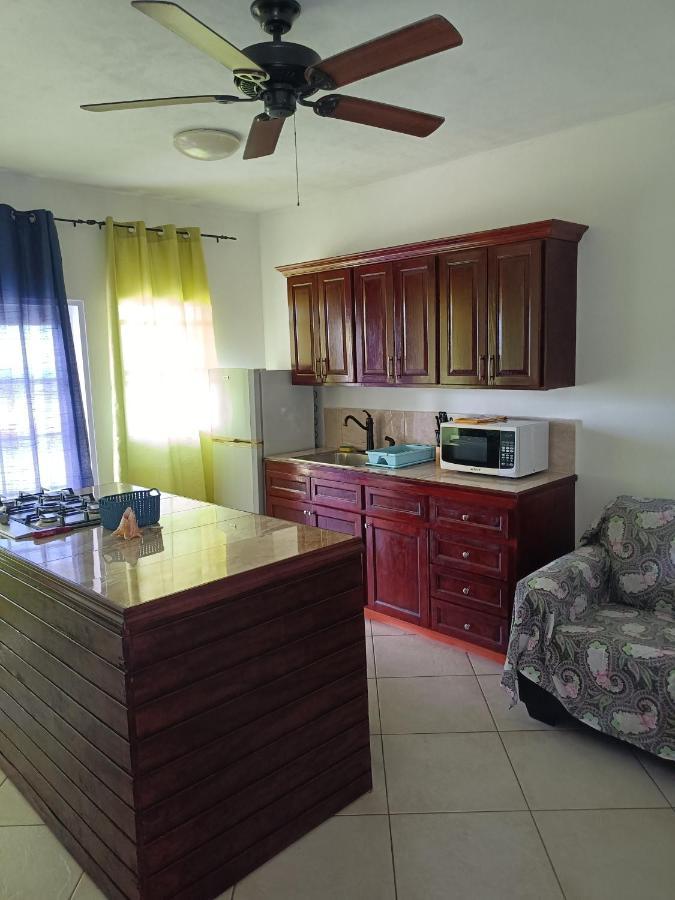 Holiday Home Belvedere Dickenson Bay Habitación foto