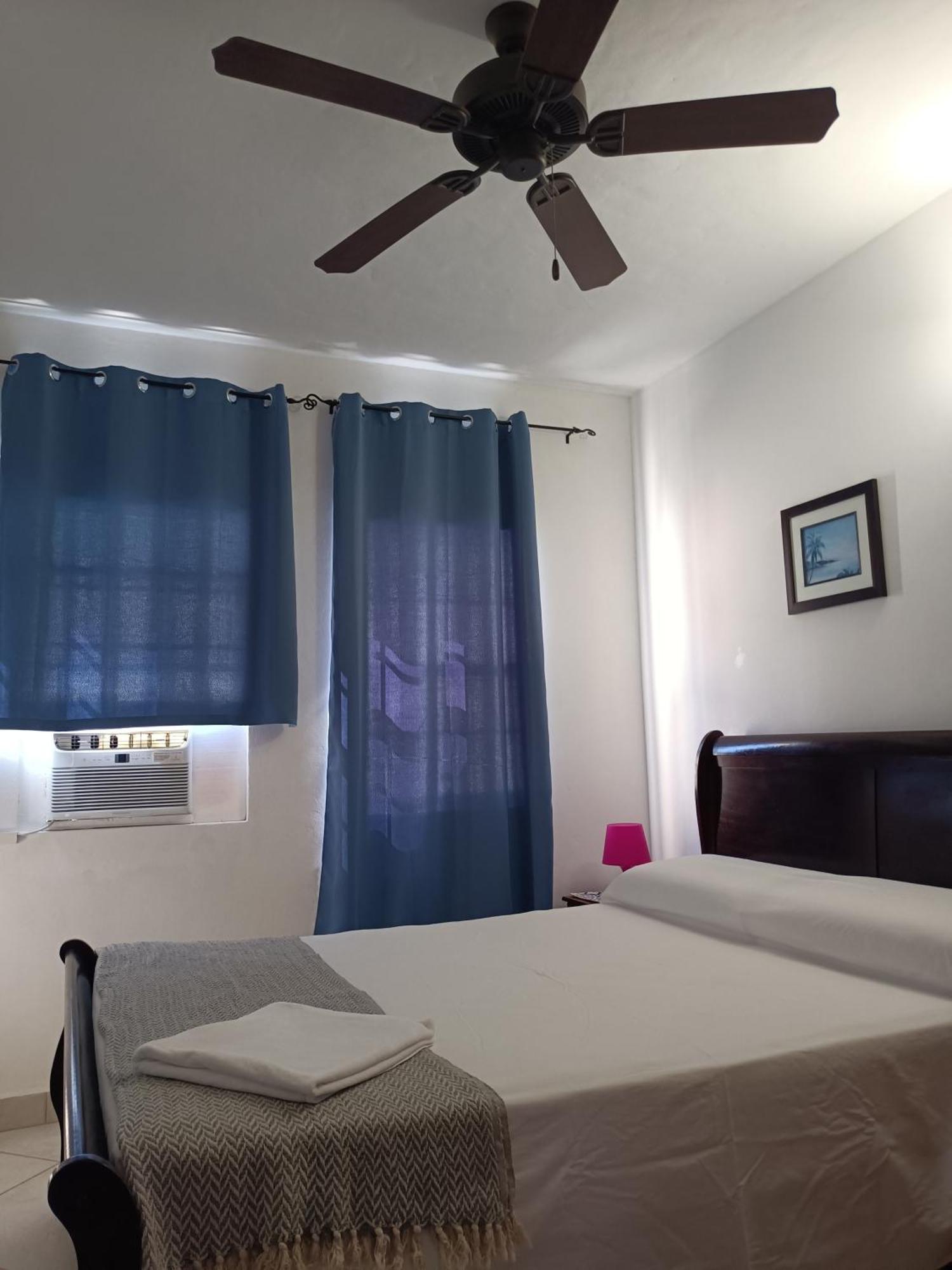 Holiday Home Belvedere Dickenson Bay Habitación foto