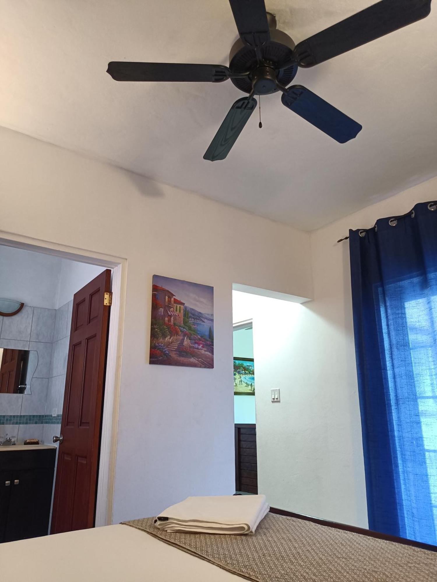Holiday Home Belvedere Dickenson Bay Habitación foto